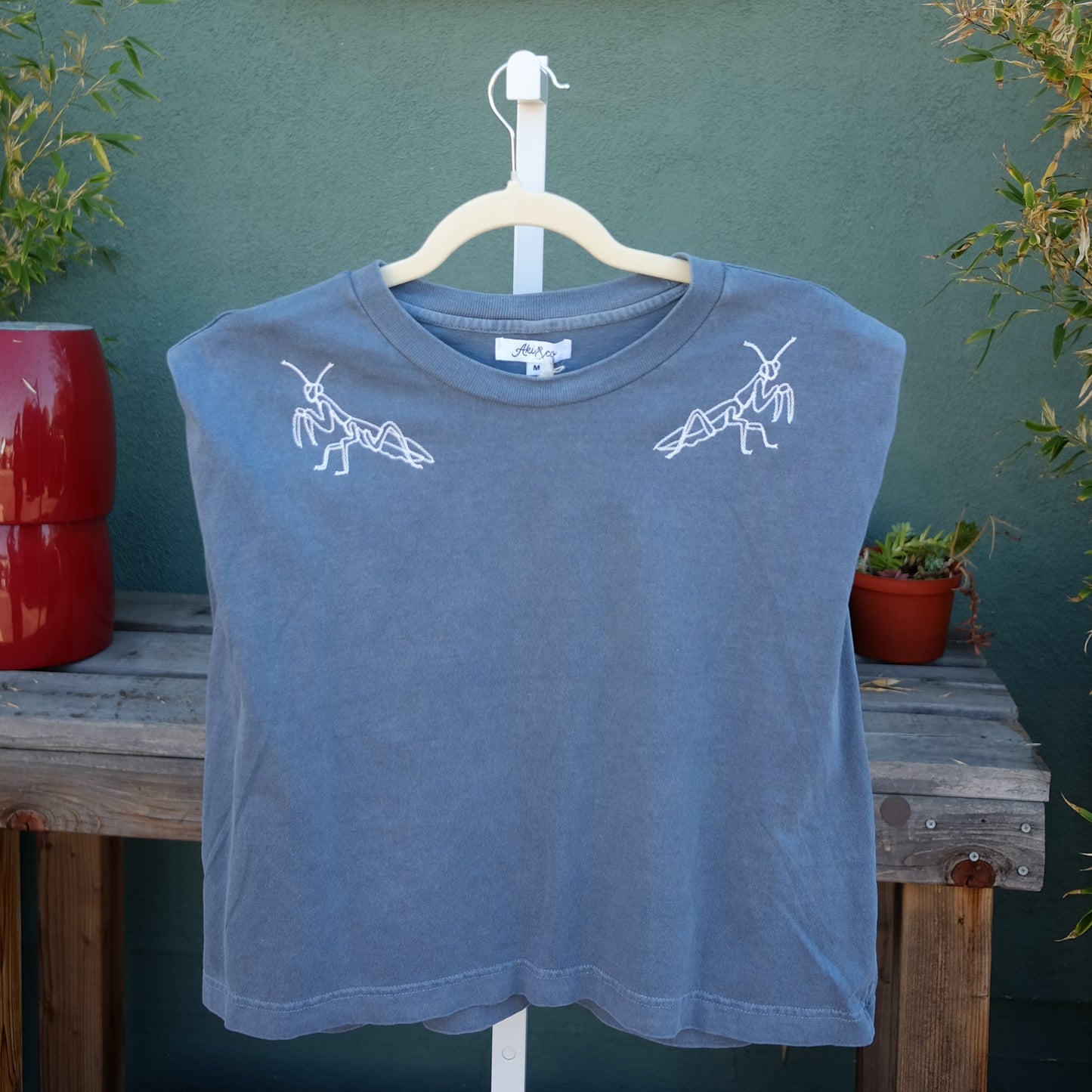Praying Mantis Muscle Tee